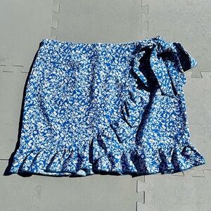 Zaful Forever Young Skirt. Free Flowing Design. Blue/White. Side Tie Medium NWT